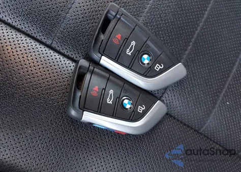 2019 BMW X4 xDrive30I z USA, uszkodzony, nr VIN 5UXUJ3C54KLG52016